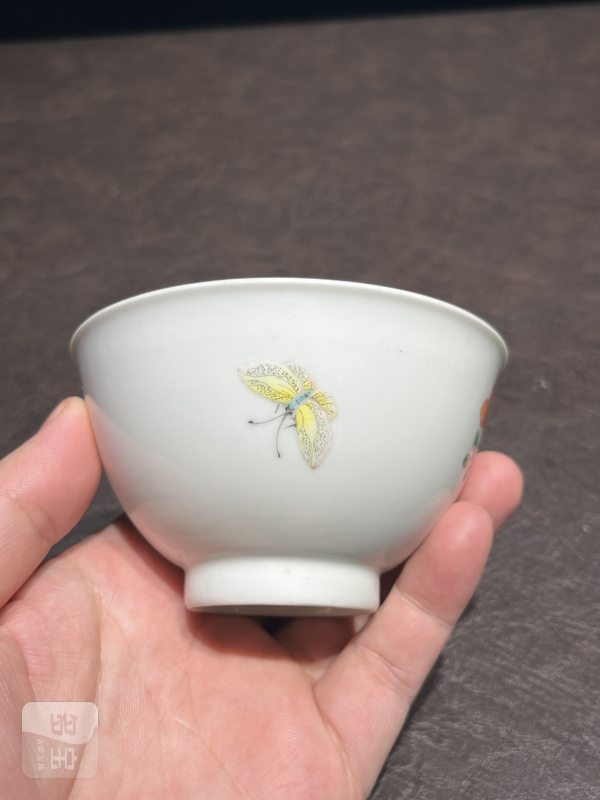 清乾隆 粉彩折枝花卉纹茶圆一对 - 图19